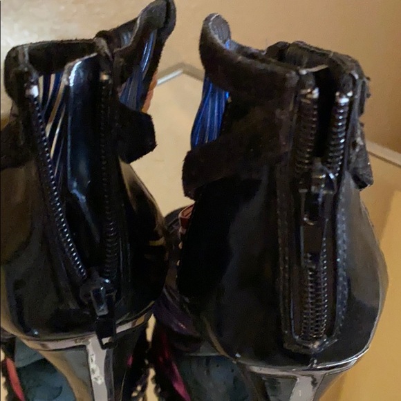 Heels - Picture 5 of 6